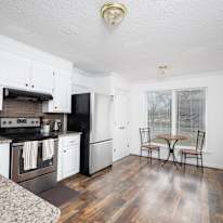 lifedoorrentals's room