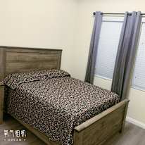Feng's room