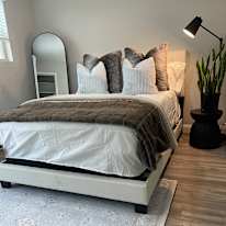 Renley House's room