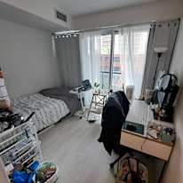 Jun's room