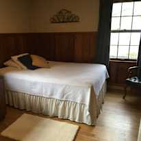 Friendly Center Area's room