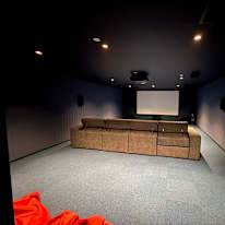 Jingran Hu's room