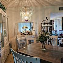 Linda PAGE's room