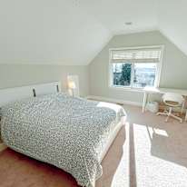 Hamid Reza's room