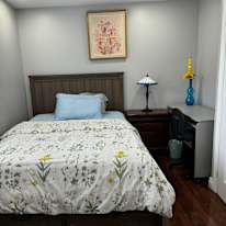 Elvie's room
