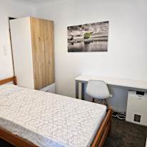 Farzad's room