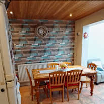 Synthiea Doolan's room