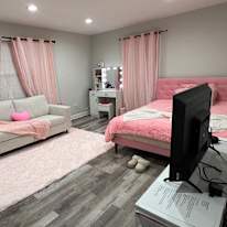 Jennifer Hernandez's room