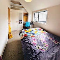 Gal's room