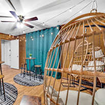 lifedoorrentals's room