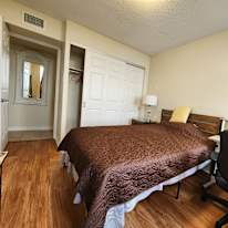 Jules's room