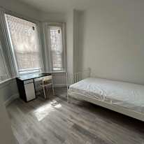 Lolo's room