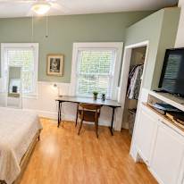EZ Roomrentals's room