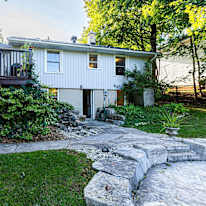 Annie Tavares's room