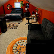 Lai's room