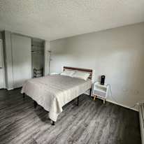 THALIA MORALES's room