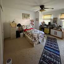 Hung's room