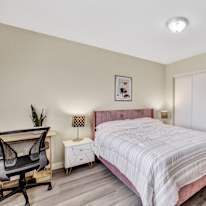 Sandy's room
