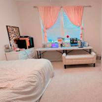 Aaron Chen's room