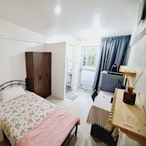 Roomy's room