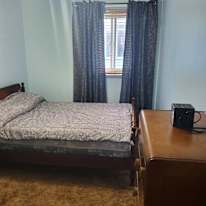 VERNIE J MURY's room