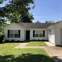 Carolina Realty Link's room