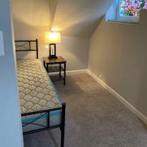 Enshi's room