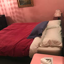 issa's room