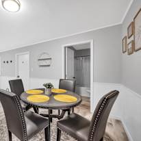 lifedoorrentals's room