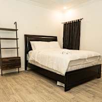 Koaleh Homes's room