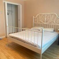 THI THANH HUE NGUYEN's room