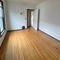 Ni-Asia's room