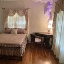 Avenue's room