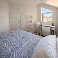 Arella's room