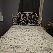 VICTORIA's room