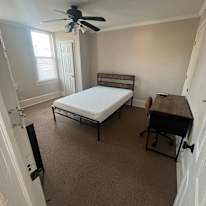 Sklaren's room