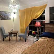 Ali H's room