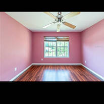 MaxiGrams's room