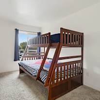 Carlos's room