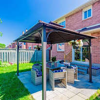 Tolobi Rental's room