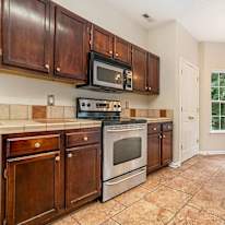 lifedoorrentals's room