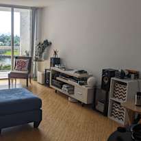 Juan M Vargas's room