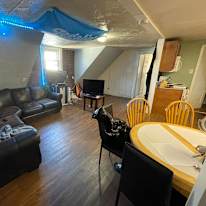 Yong's room