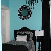 Lou Yves Dinelle's room