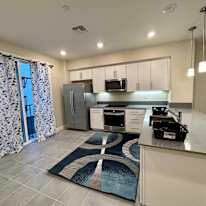 Golden Gate Rentals's room
