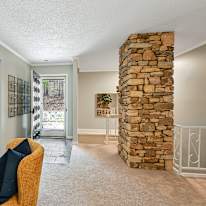 lifedoorrentals's room