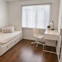 R Marcos's room
