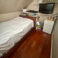 Thomas's room