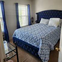 AZIZ SALEH's room