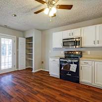 Alcove Rooms's room